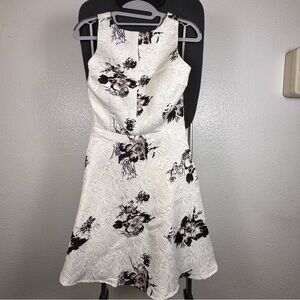 Minuet Chic Women’s White and Black Floral Dress Size S